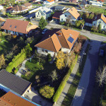 Luftaufnahme über einem Einfamilienhaus