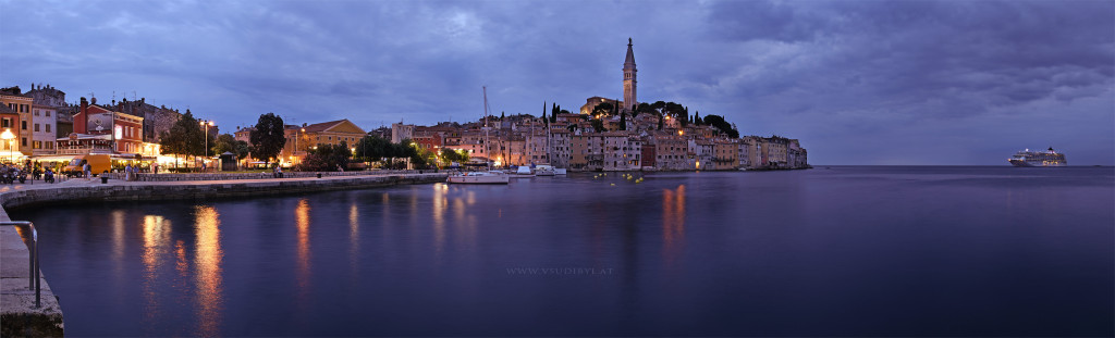 Rovinj-Night-Panorama-3000px-web